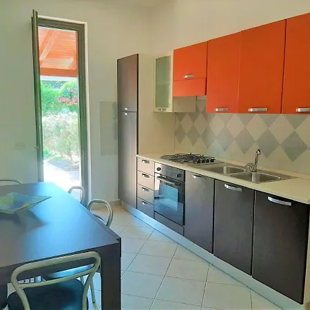 Refined In Near Himera Park 빌라
